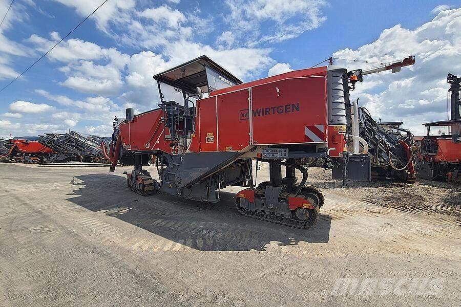 Wirtgen W 220 ماكينات الكشط البارد للأسفلت