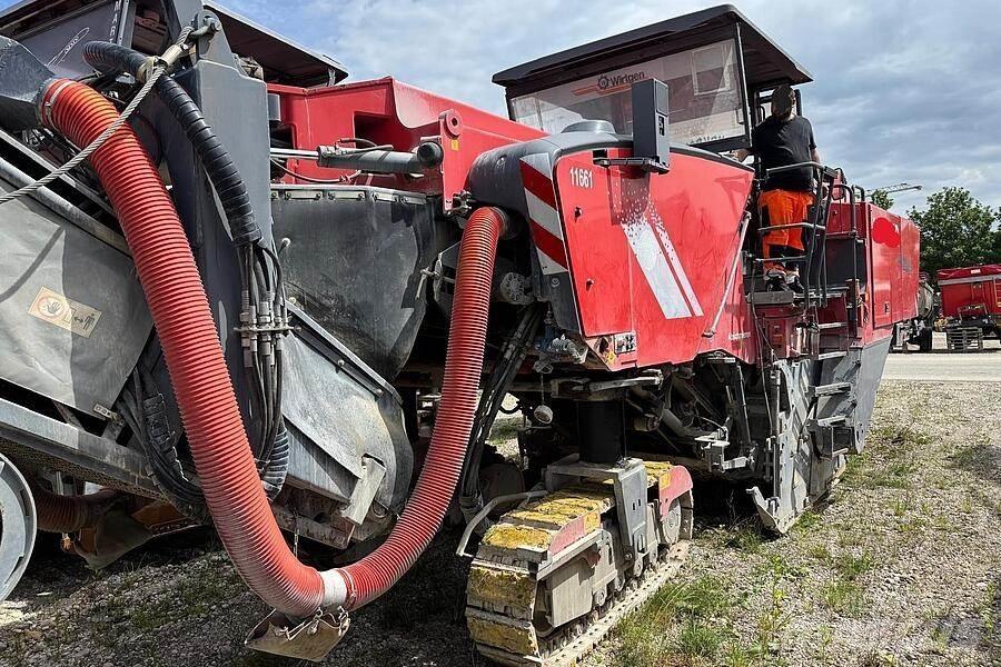 Wirtgen W 250 ماكينات الكشط البارد للأسفلت