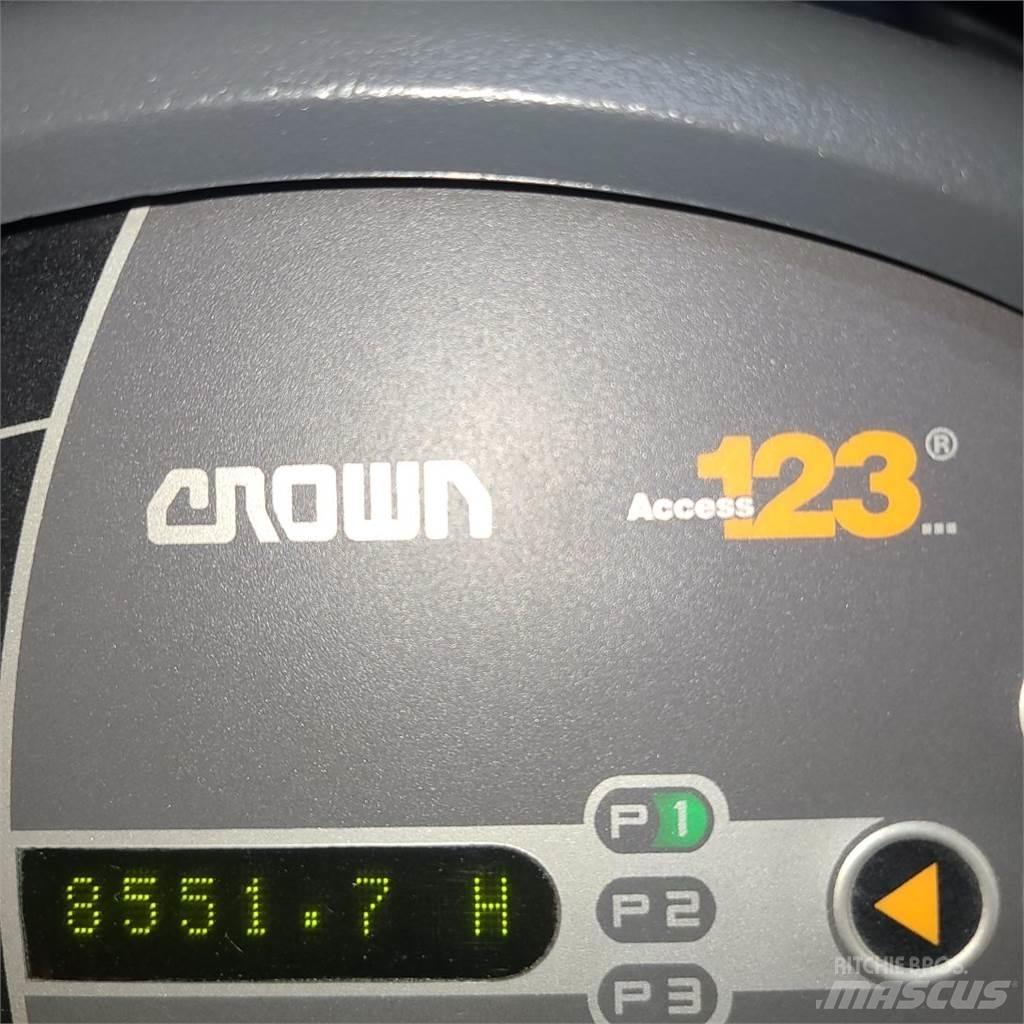 Crown RC5530C-30 شاحنات ذات رافعات شوكية تعمل بالكهرباء