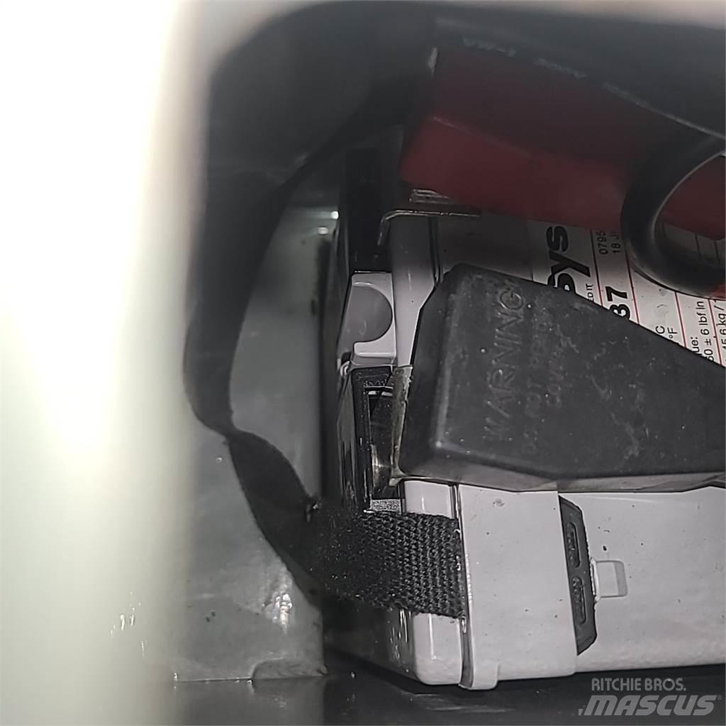 Raymond 102T-F45L شاحنة يدوية بمنصة نقالة