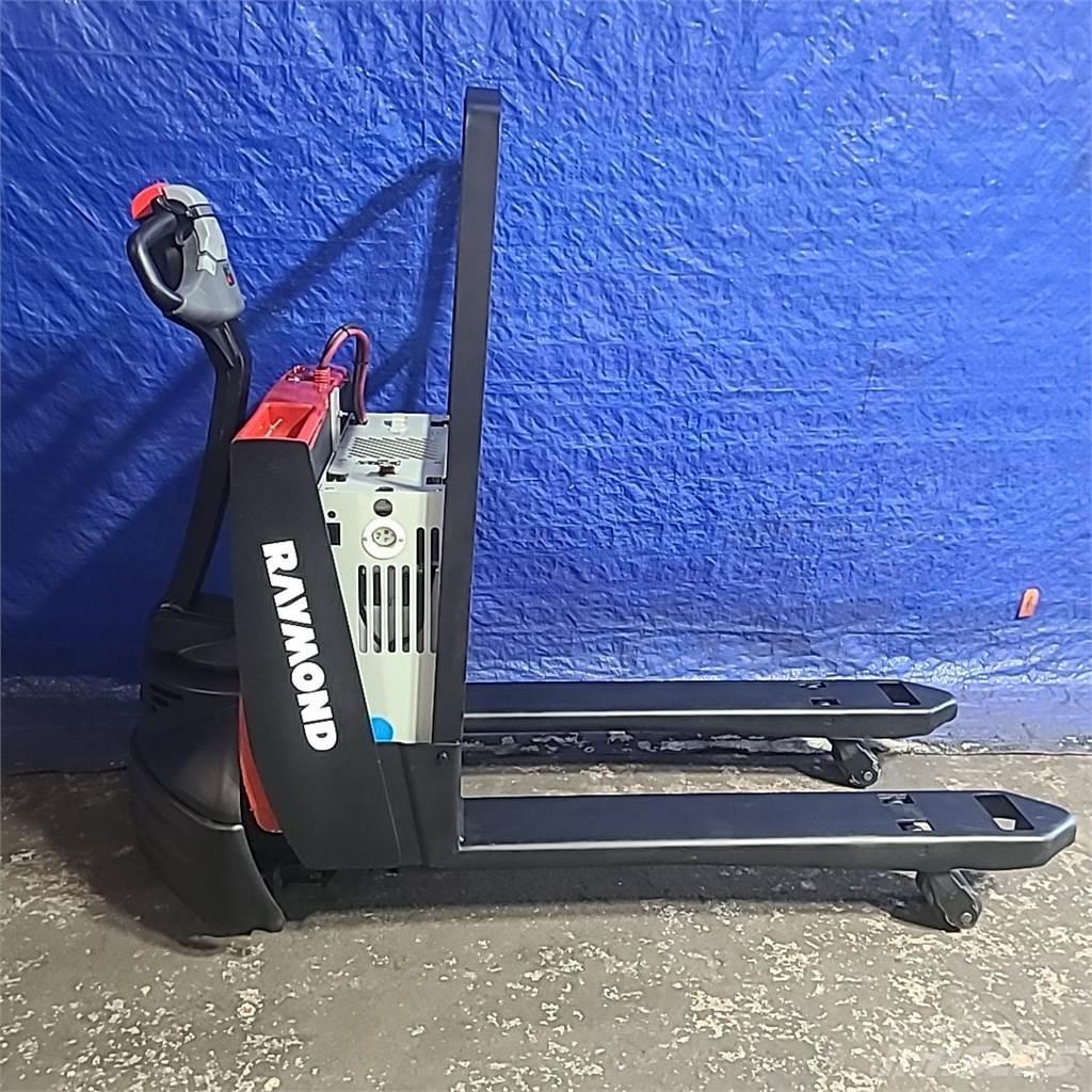 Raymond 102T-F45L شاحنة يدوية بمنصة نقالة