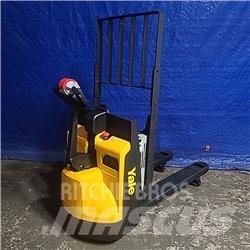 Yale MPB045VG شاحنة يدوية بمنصة نقالة