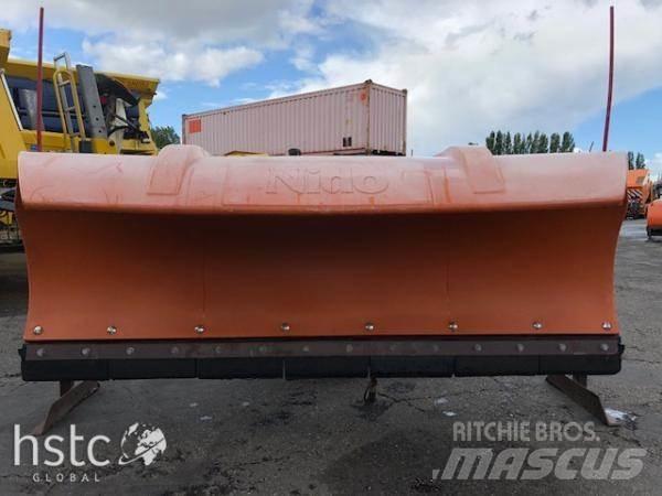 Schmidt Nido SNK 180 حراثات ونصول الجليد