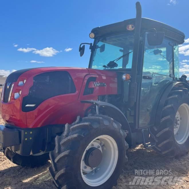 Valtra F105S الجرارات