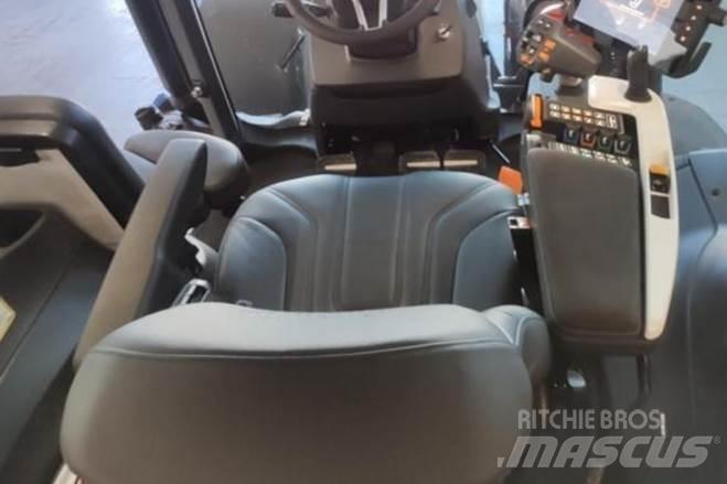 Valtra Q305 الجرارات