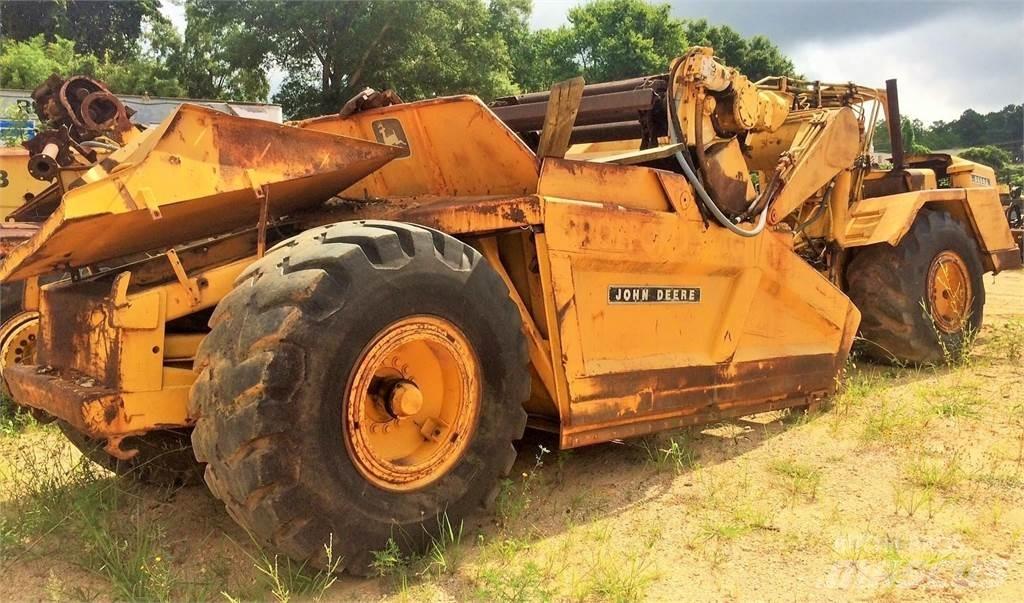 John Deere 762 كاشطات