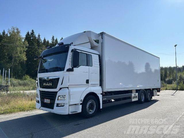 MAN TGX 26.510 شاحنات بمقصورة وهيكل