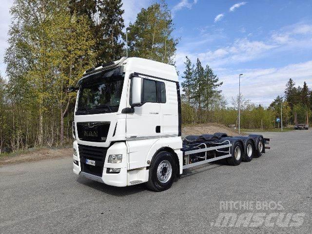 MAN TGX 35.580 شاحنات بمقصورة وهيكل