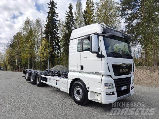 MAN TGX 35.580 شاحنات بمقصورة وهيكل
