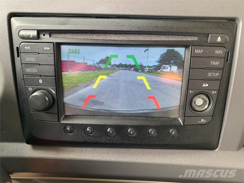 DAF LF210 4x2 FA شاحنات الرافعات