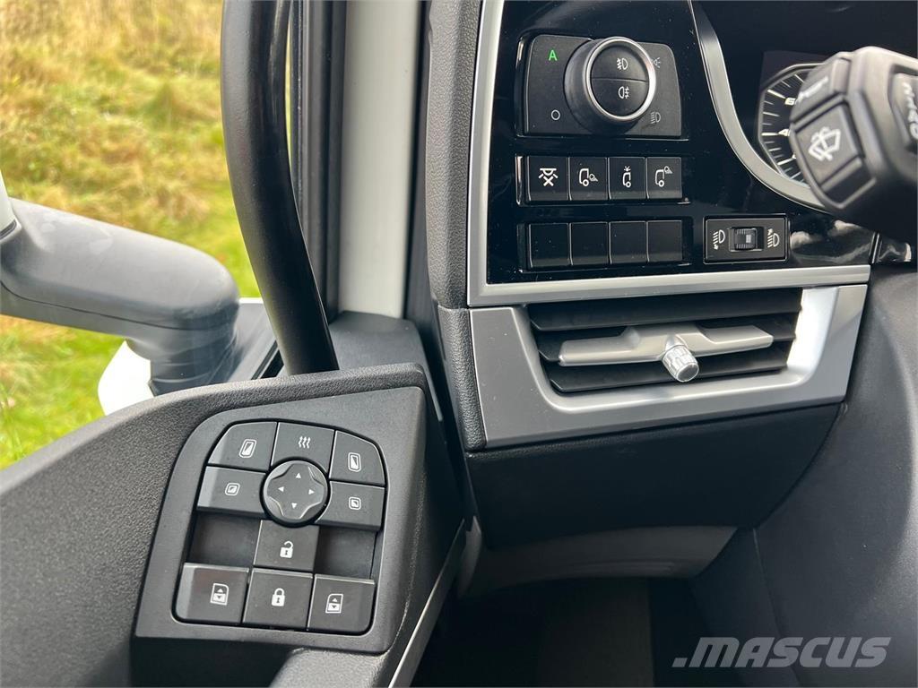 DAF XF530 FTS 6x2 وحدات الجر