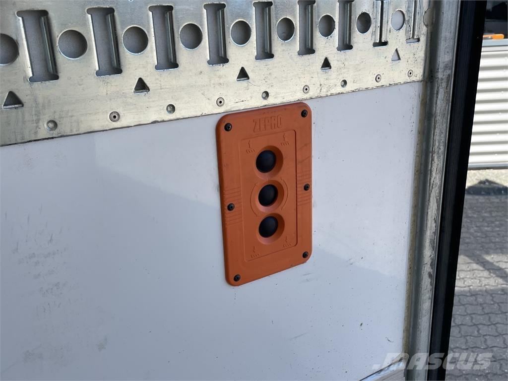 Renault D280 Premium شاحنات ذات هيكل صندوقي