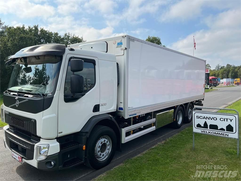 Volvo FE320 6x2*4 شاحنات ذات هيكل صندوقي