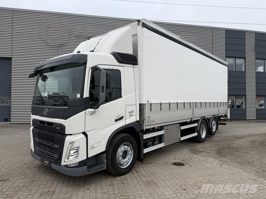 Volvo FM380 7800mm شاحنات بغطاء جانبي