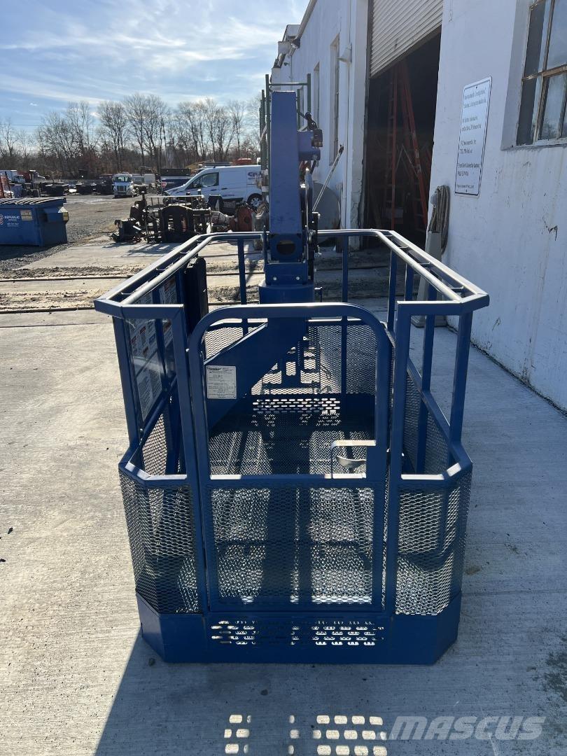 Manitex  أجزاء ومعدات رافعات