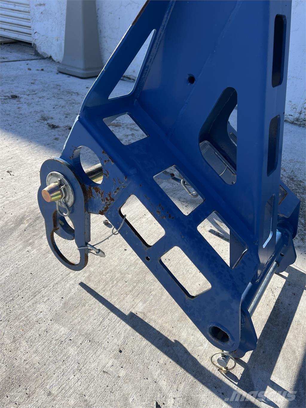 Manitex  أجزاء ومعدات رافعات