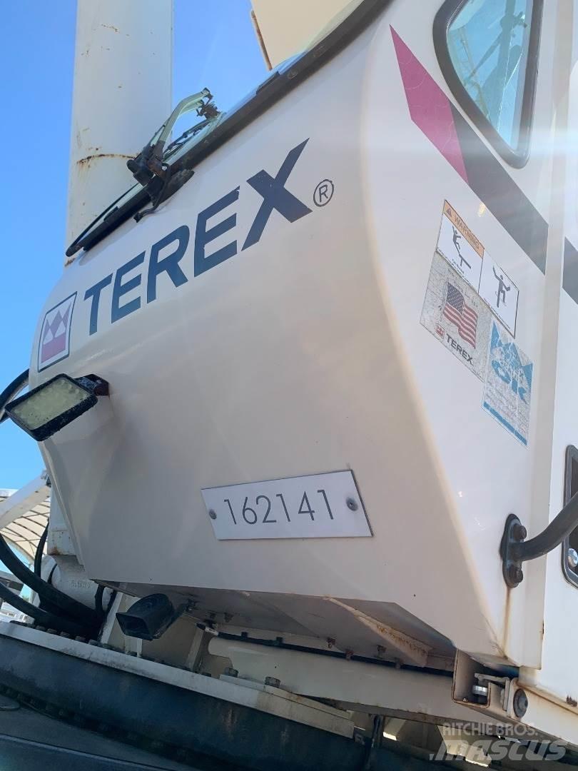 Terex  رافعات الطرق الوعرة