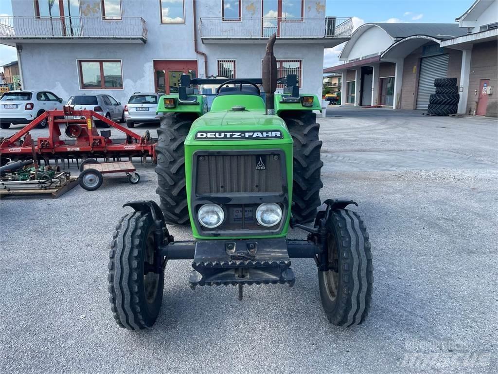 Deutz-Fahr D 45 07 الجرارات
