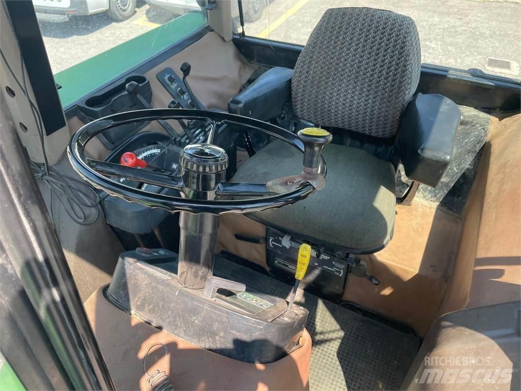 John Deere 4955 الجرارات