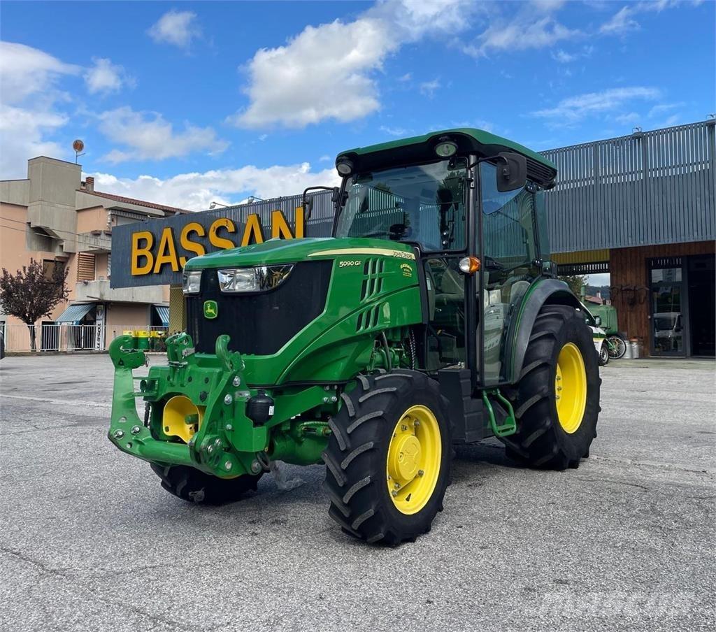 John Deere 5090 GF الجرارات