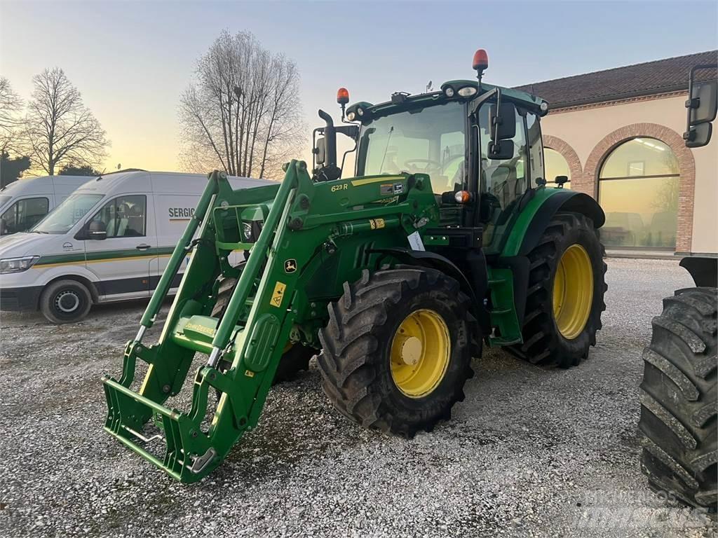 John Deere 6110 R الجرارات
