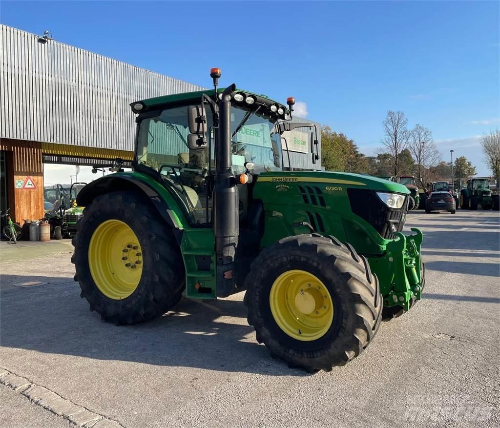 John Deere 6130 R الجرارات