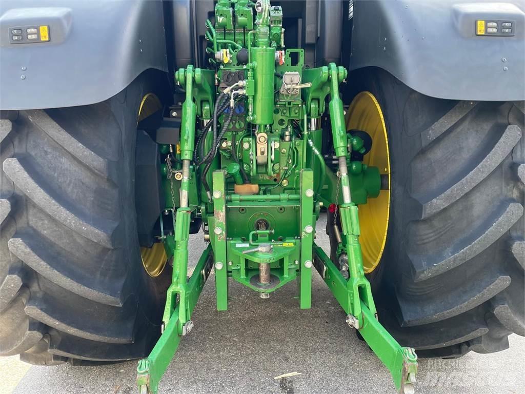 John Deere 6175 R الجرارات