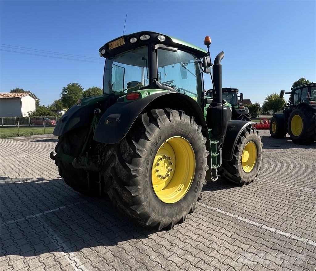 John Deere 6175 R الجرارات