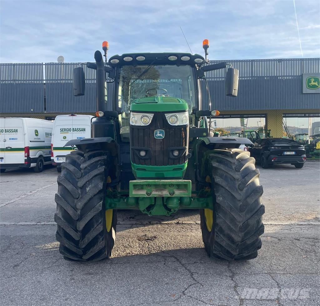 John Deere 6175 R الجرارات