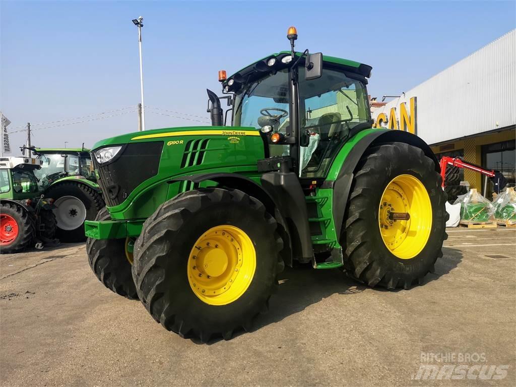 John Deere 6190 R الجرارات