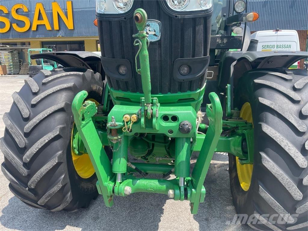 John Deere 6190 R الجرارات
