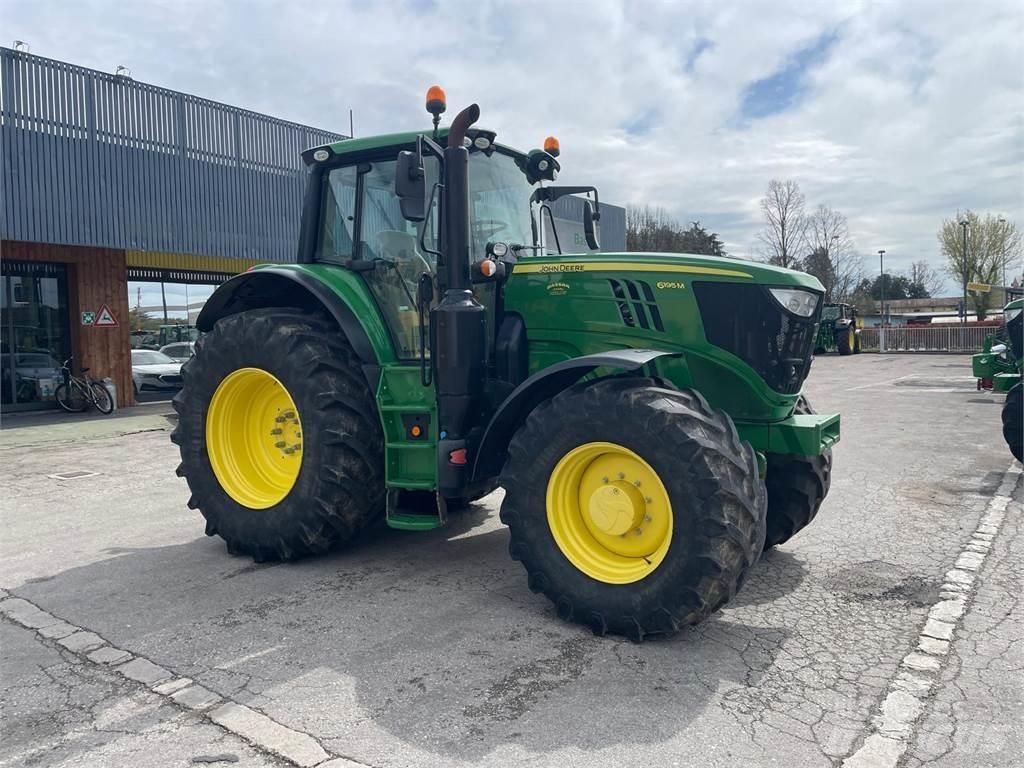 John Deere 6195 M الجرارات
