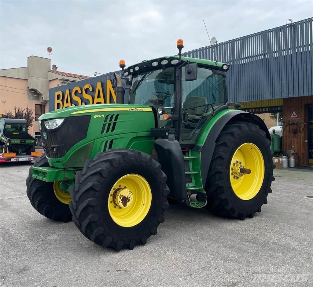 John Deere 6210 R الجرارات