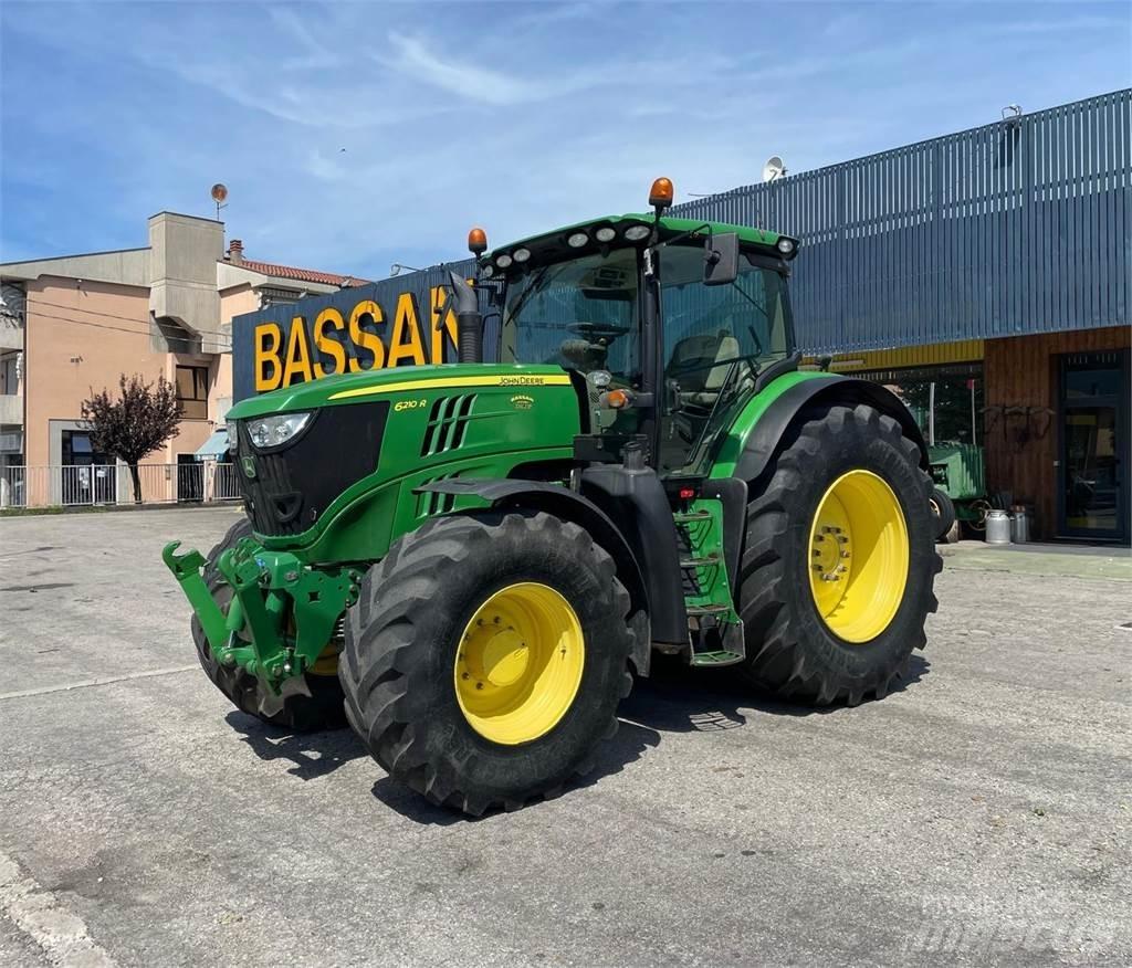 John Deere 6210 R الجرارات