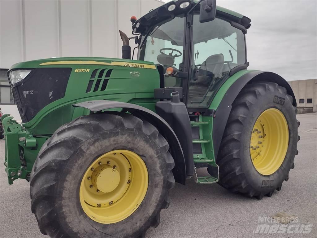 John Deere 6210 R الجرارات