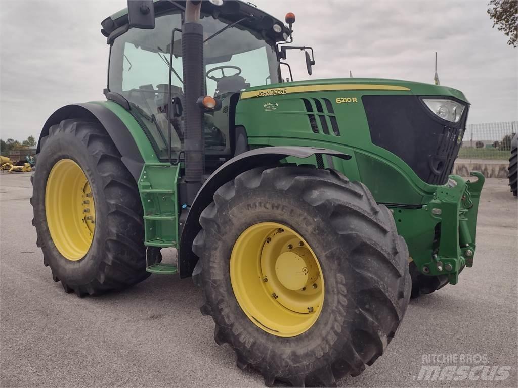 John Deere 6210 R الجرارات