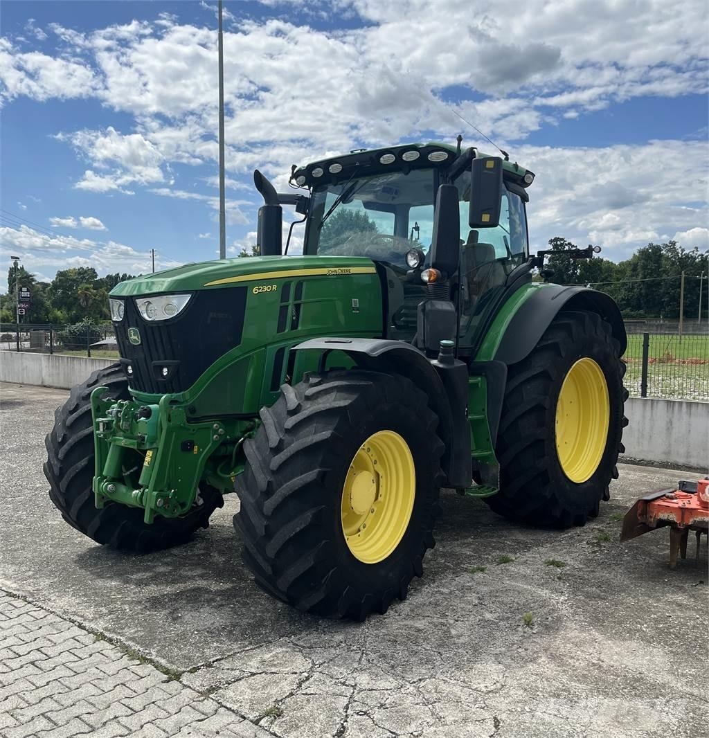 John Deere 6230 R الجرارات