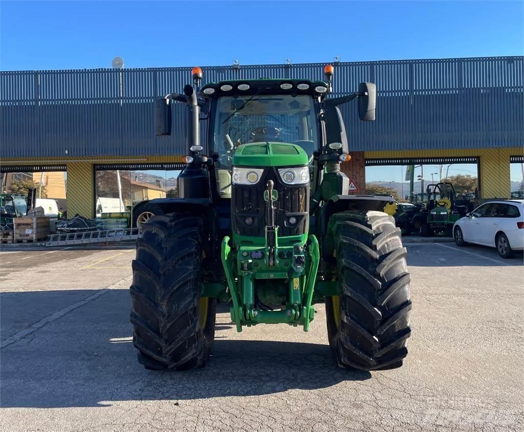 John Deere 6250 R الجرارات
