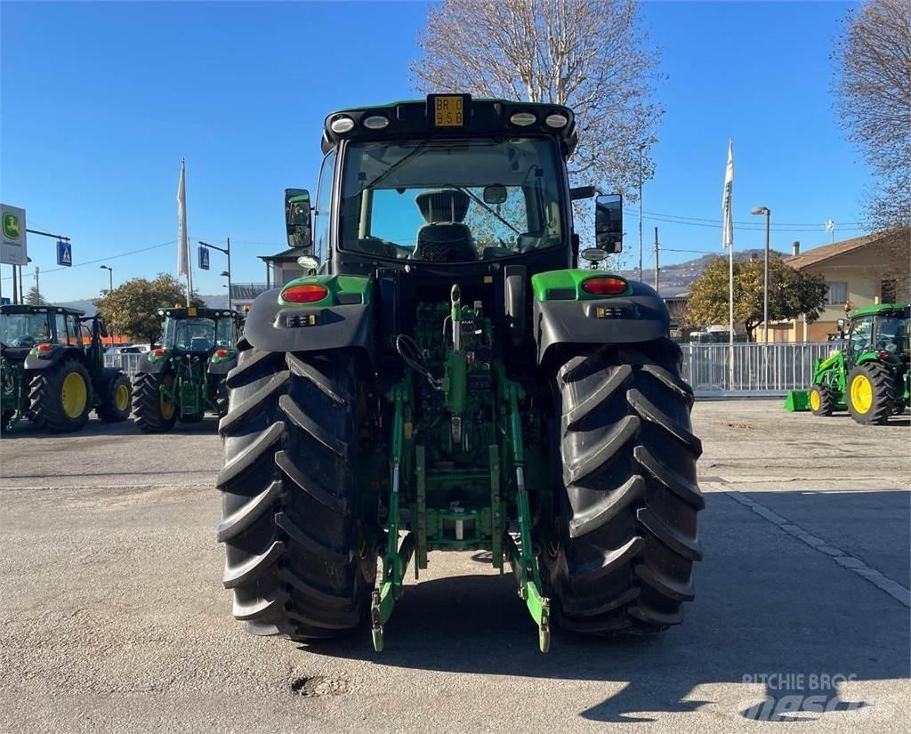 John Deere 6250 R الجرارات
