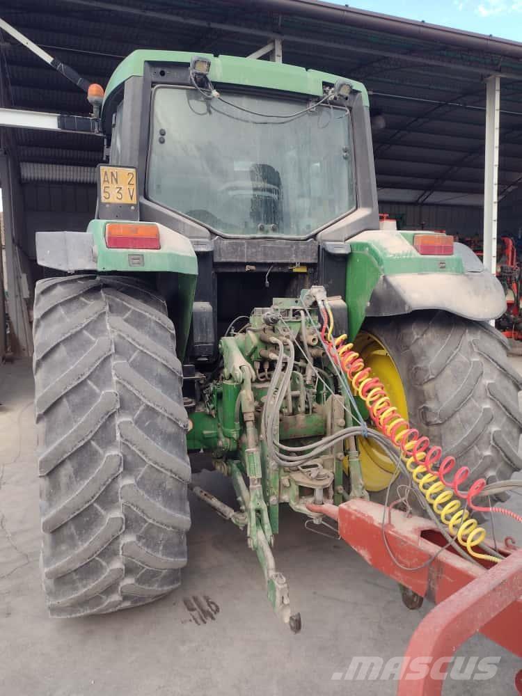 John Deere 6610 الجرارات