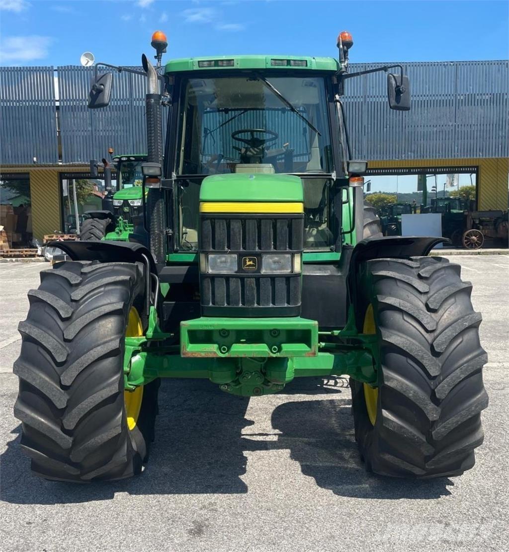John Deere 6810 الجرارات