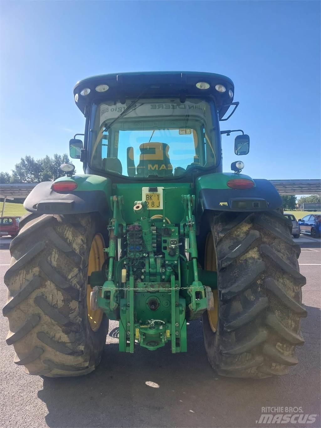 John Deere 7230 R الجرارات