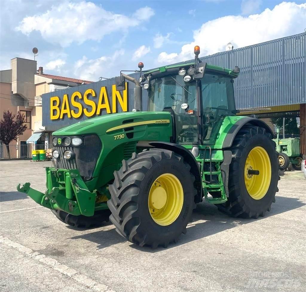 John Deere 7730 الجرارات