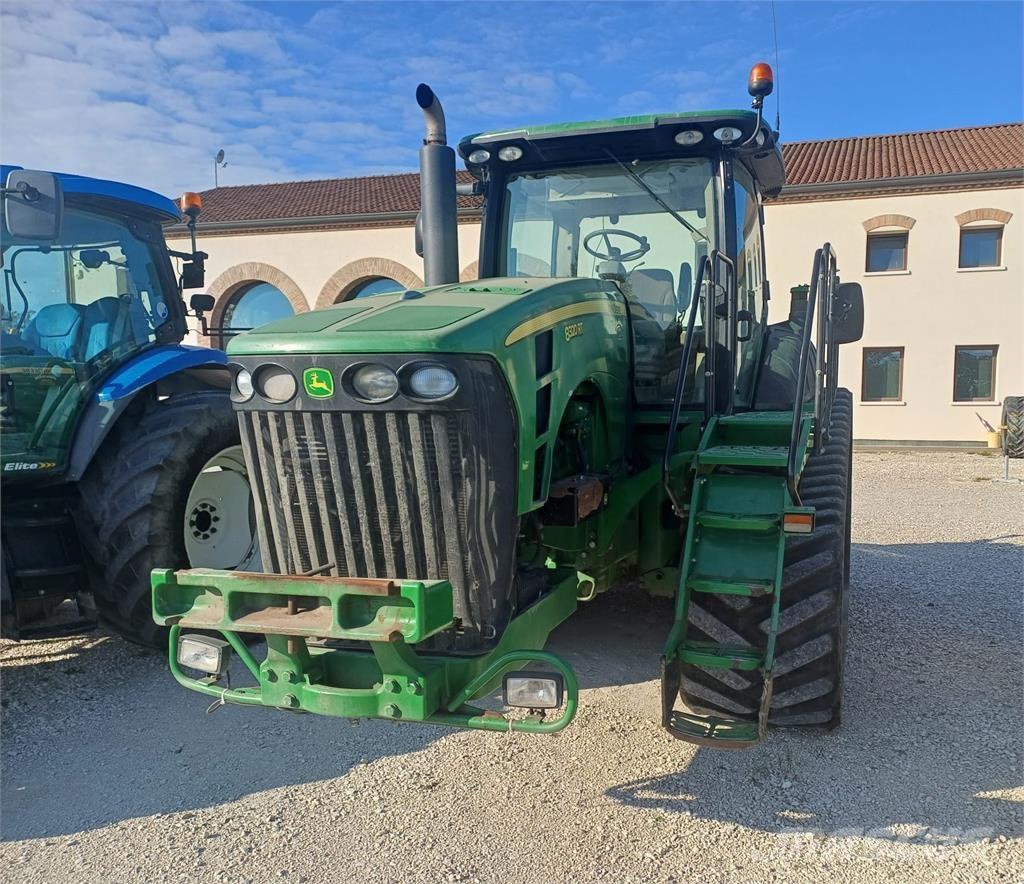 John Deere 8320 RT الجرارات