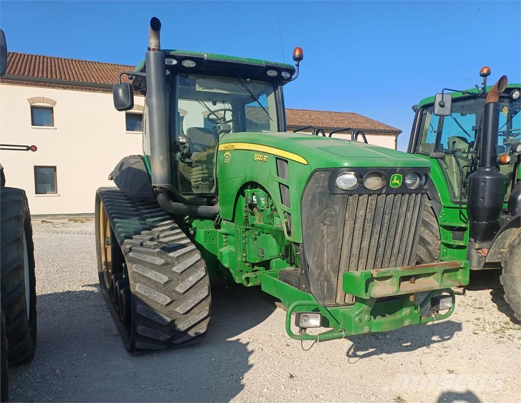 John Deere 8320 RT الجرارات
