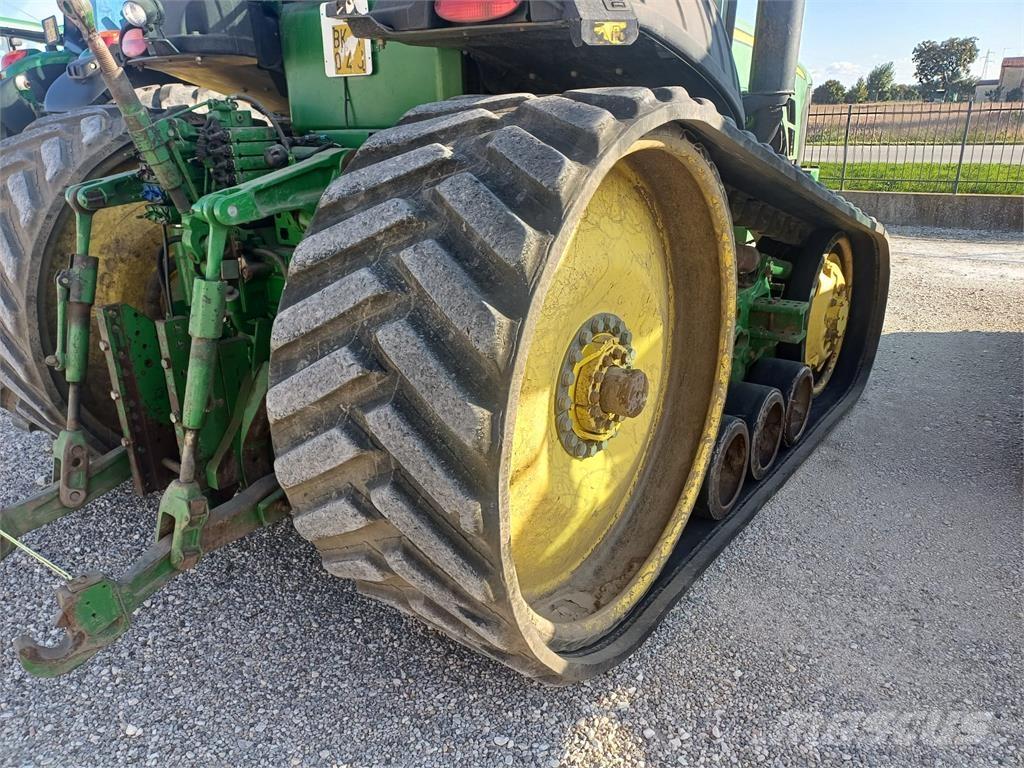 John Deere 8320 RT الجرارات