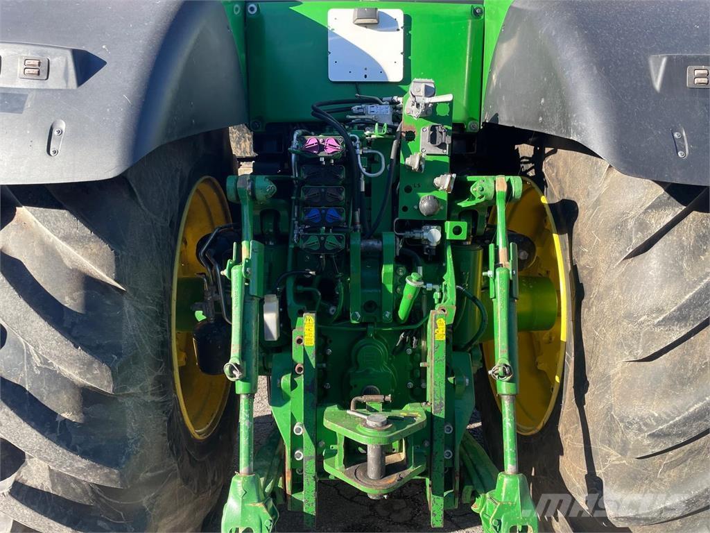 John Deere 8370 R الجرارات