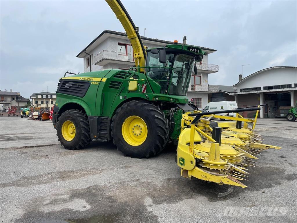 John Deere 9600i حصادات الأعلاف