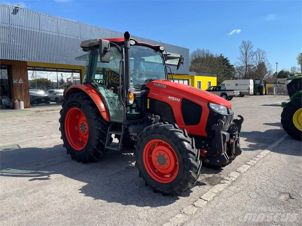 Kubota 5111 M الجرارات