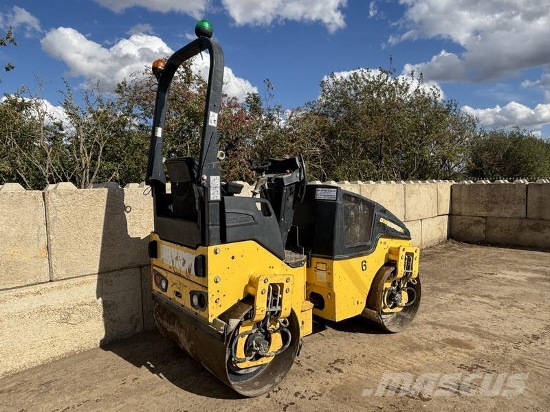 Bomag BW 120 AD-4 مداحل ثنائية الاسطوانة